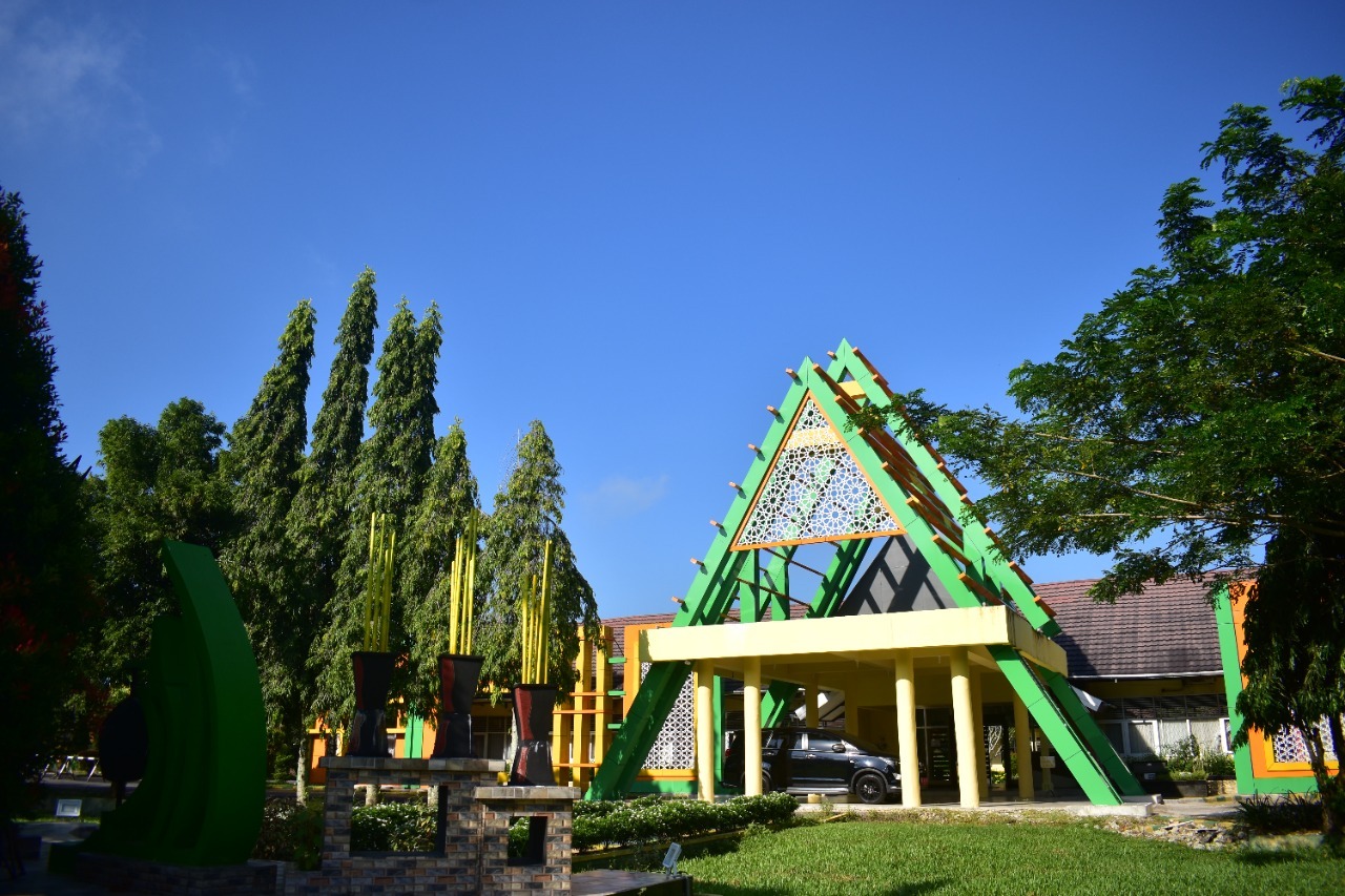 MAGISTER ILMU EKONOMI FEB UNTAN RAIH AKREDITASI INTERNASIONAL ACQUIN BERSAMA 12 PROGRAM STUDI LAIN